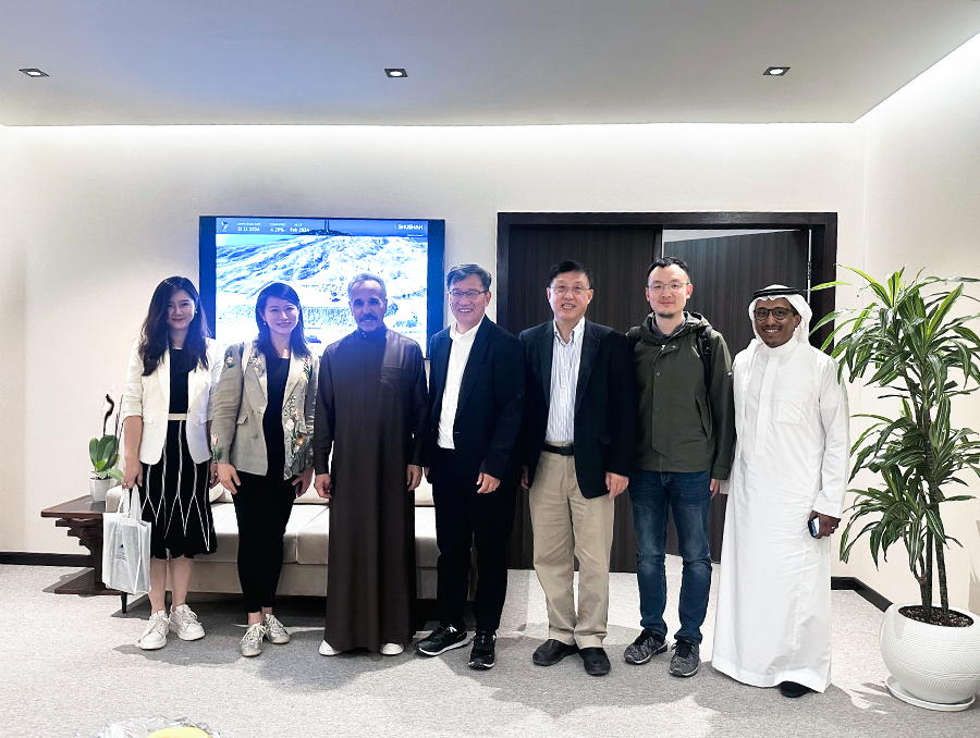 <span> Professor Li Zexiang led HKCRC to participate in LEAP 2024 to showcase construction technology achievements </span>
